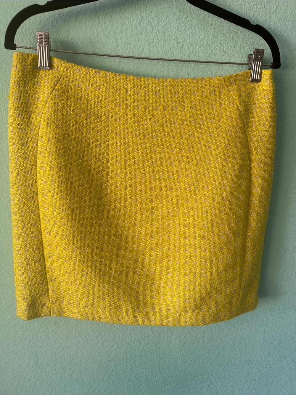 Abs Platinum Yellow Textured Pencil Skirt